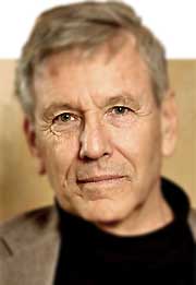 Amos Oz