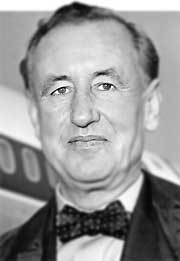 Ian Fleming 