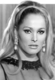 Ursula Andress 