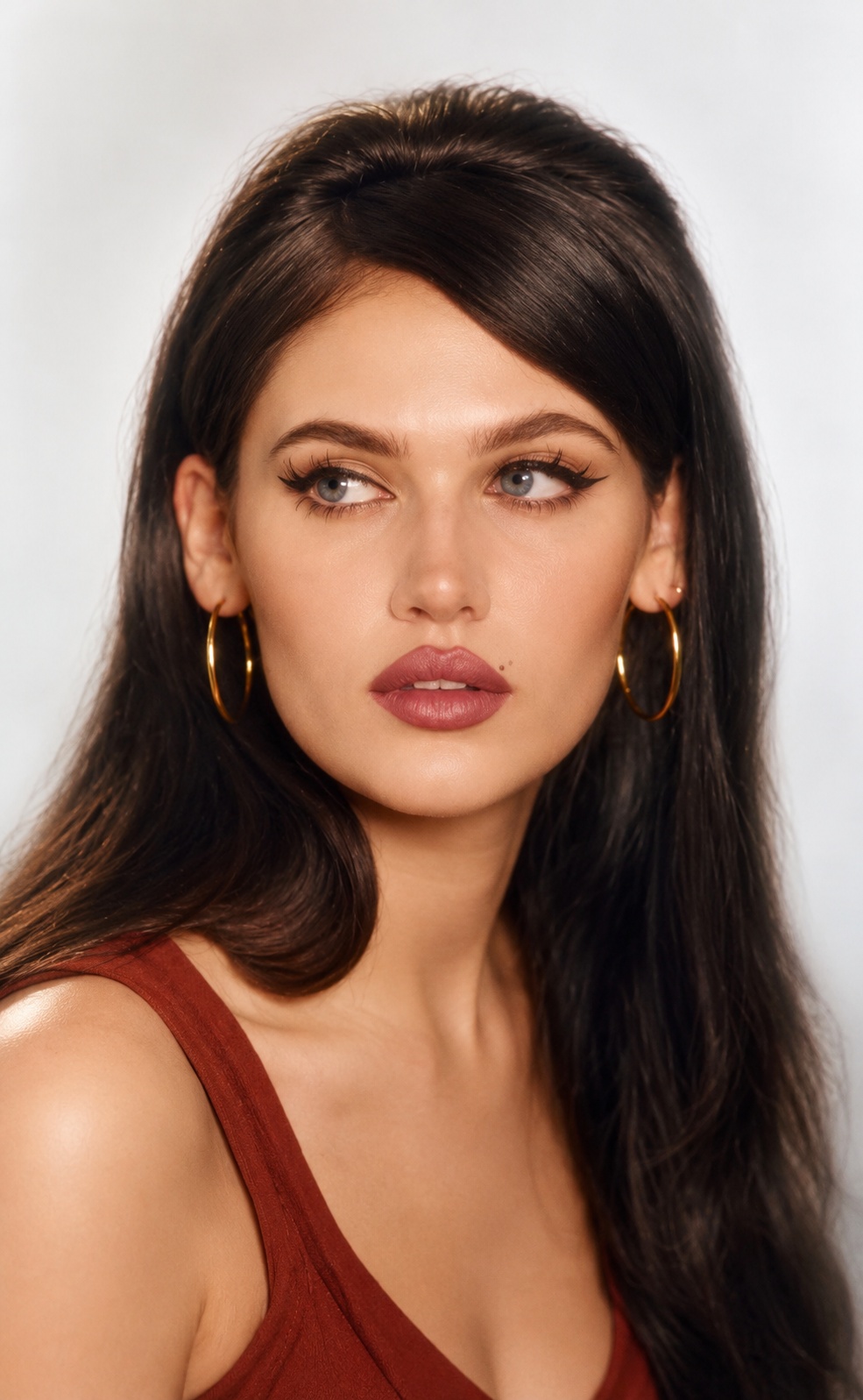 Sienna Spiro